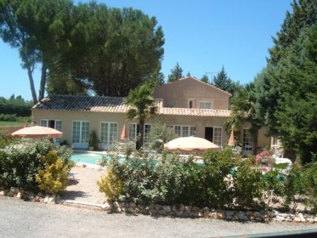 location saisonniere provence